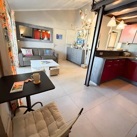 Apartamento Rénové Avec Internet, 2 Chambres, Parking à Port - Fr-1-868-14 *