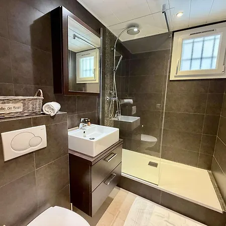 شقة Renove Avec Internet, 2 Chambres, Parking A Port - Fr-1-868-14 *